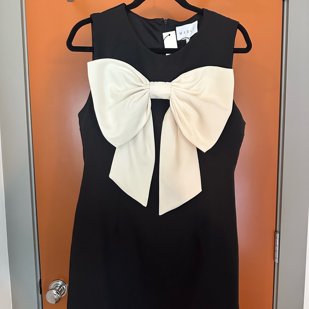 Black and White Sleeveless Sheath Cocktail Dress
